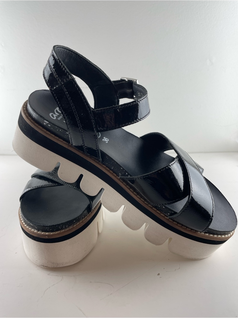 Ara HighSoft Patent Leather Platform Sandals Black Size 36 Comfort Shoes